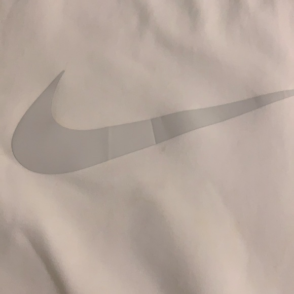 Nike Pro fabric with sweat-wicking technology - Picture 4 of 4